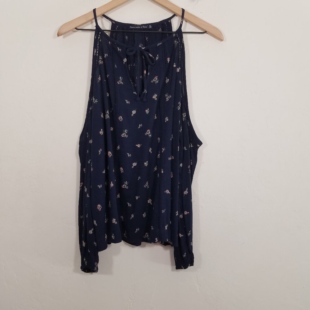 NWOT Navy Floral Cold Shoulders Top Blouse Size M